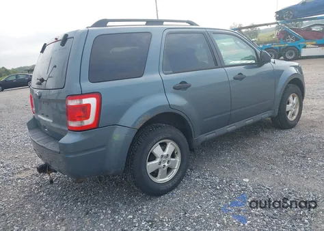 2012 Ford Escape Xlt z USA, uszkodzony, nr VIN 1FMCU9D74CKB81685